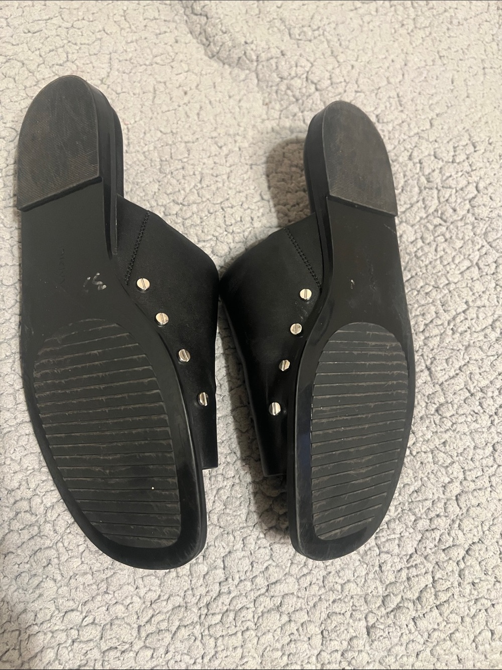 DKNY Black Slip-On Flat Sandals - Picture 5 of 6
